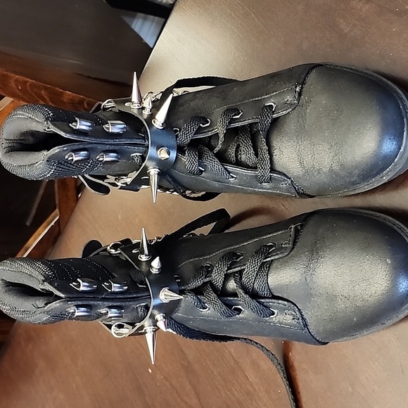 Black Combat Boots 7.5 with Spiked Colar - Picture 1 of 4